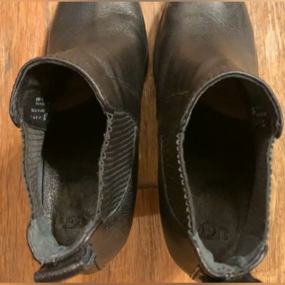 UGG black leather heeled booties-womens: size 8 - Picture 9 of 11